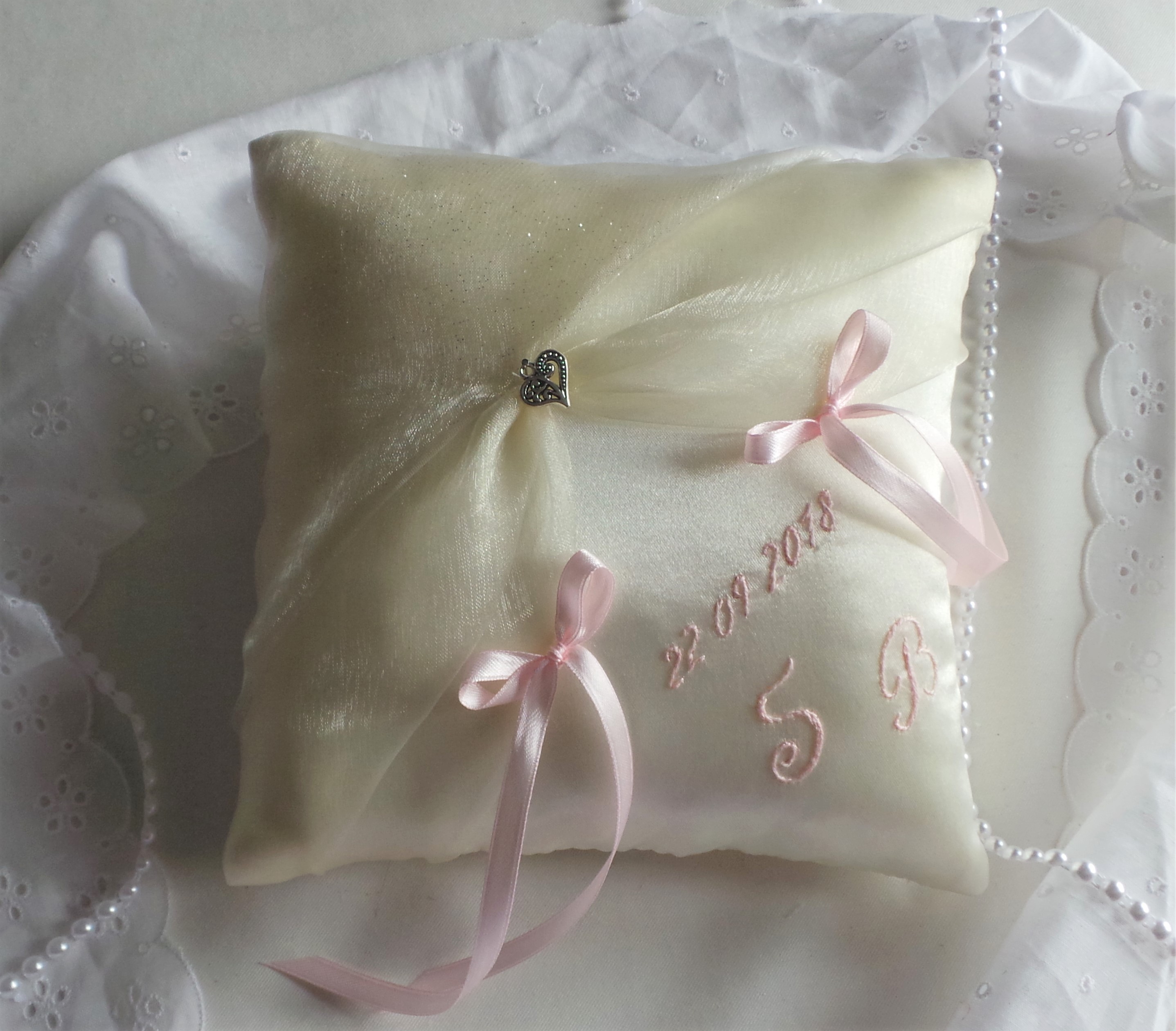 coussin mariage ivoire rose pale