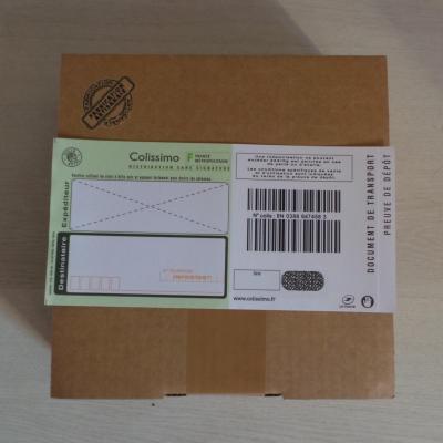 Emballage cartonne colissimo , sous papier de soie + carte de visite